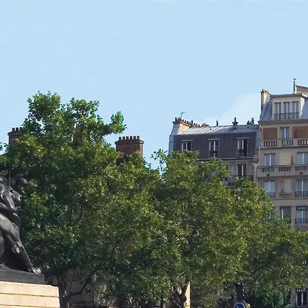 Du Lion 2* Париж