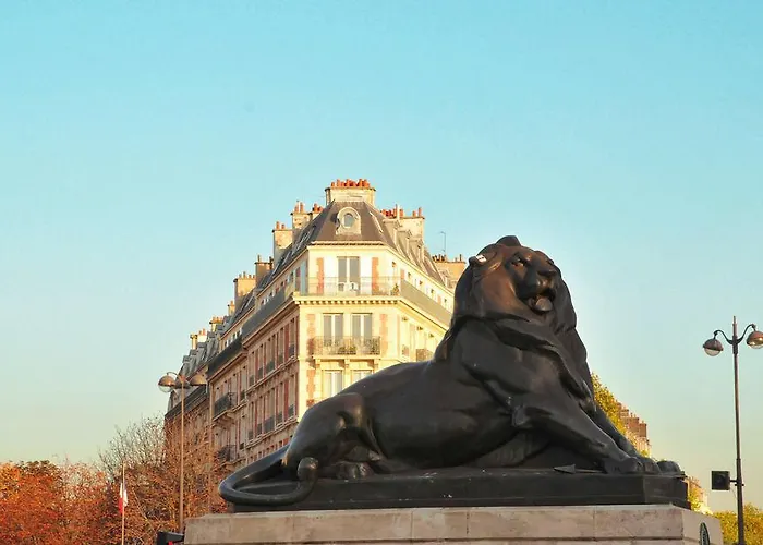 מלון Du Lion 2*